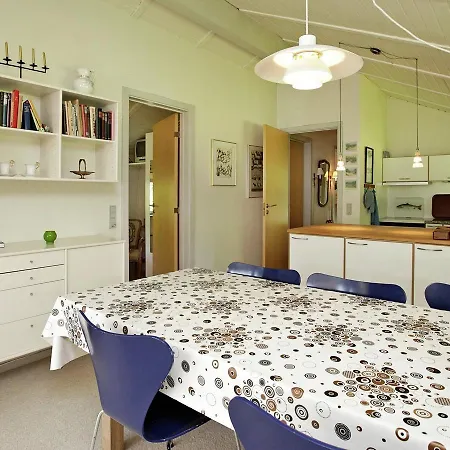 Three-bedroom Holiday In 7 度假居 Fårvang