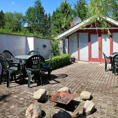 Three-bedroom Holiday In 7 度假居 Fårvang