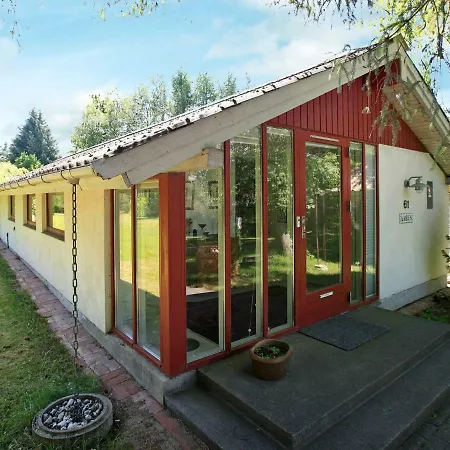 Three-bedroom Holiday In 7 *
