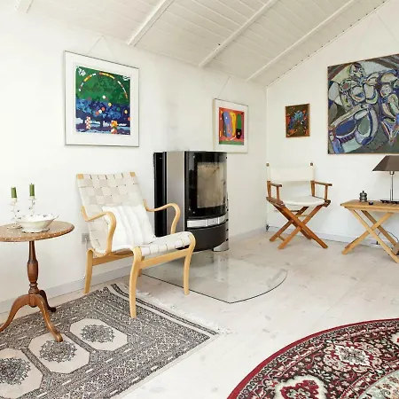 Three-bedroom Holiday In 7 Fårvang